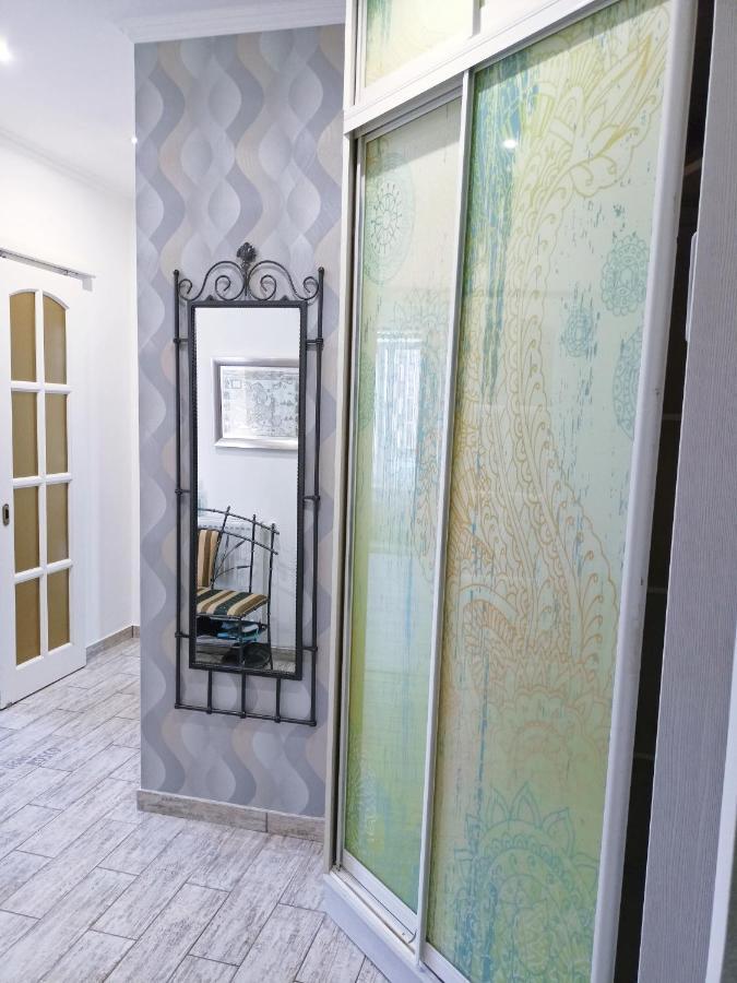 איוונו-פרנקיבסק Home In Center With Jacuzzi מראה חיצוני תמונה